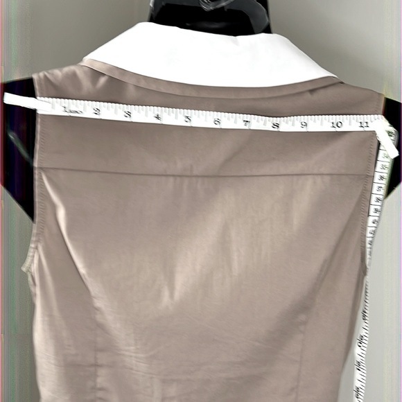 Double collar sleeveless blouse. Size (S) - Picture 4 of 7